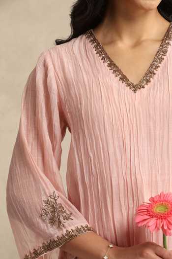 Buy_Weaver Story_Peach Chanderi V-neck, Yes Handloom Mul Kurta Set _Online_at_Aza_Fashions