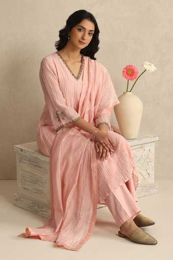 Shop_Weaver Story_Peach Chanderi V-neck, Yes Handloom Mul Kurta Set _Online_at_Aza_Fashions
