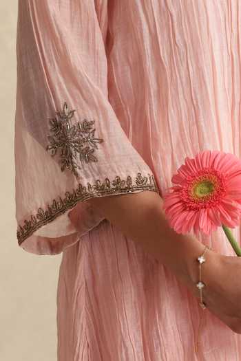 Weaver Story_Peach Chanderi V-neck, Yes Handloom Mul Kurta Set _at_Aza_Fashions