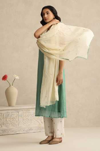 Shop_Weaver Story_Green Chanderi Round Neck Handloom Sleeveless Kurta Pant Set _Online_at_Aza_Fashions