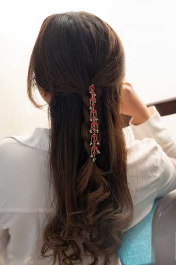 Do Taara Crescent Kundan Braid Pin 