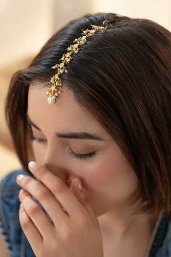 Buy_Do Taara_Gold Plated Kundan Studded Maangtikka _Online_at_Aza_Fashions