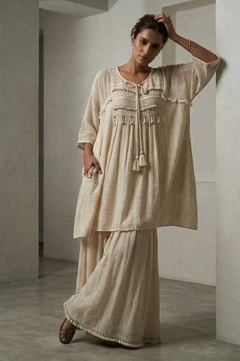 Two Sisters By Gyans Textured Yoke Threadwork Kaftan & Pant Set 