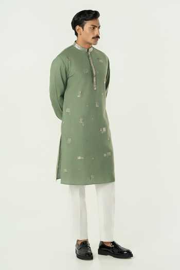 Line Out Line_Green Cotton Alluro Pitta Embroidered Kurta _Online_at_Aza_Fashions