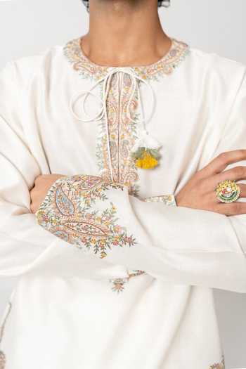 Wabi Sabi By Anshum-Ritesh_Ivory Chanderi Kashmir Kairi Embroidered Kurta With Pant _at_Aza_Fashions