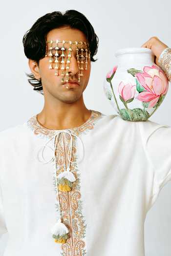 Shop_Wabi Sabi By Anshum-Ritesh_Ivory Chanderi Kashmir Kairi Embroidered Kurta With Pant 