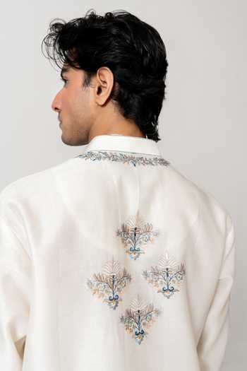 Buy_Wabi Sabi By Anshum-Ritesh_Ivory Chanderi Phool Jaali Embroidered Kurta With Pant 