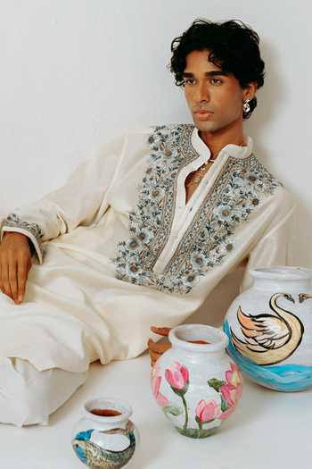 Buy_Wabi Sabi By Anshum-Ritesh_Ivory Cotton, Chanderi Pushp Bel Resham Embroidered Kurta Set _Online_at_Aza_Fashions