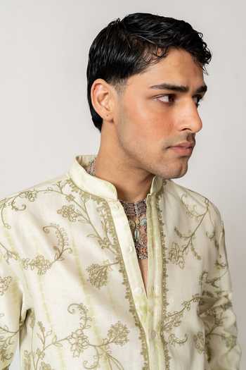 Wabi Sabi By Anshum-Ritesh_Green Cotton, Chanderi Dyed Floral Vine Embroidered Kurta Set _at_Aza_Fashions