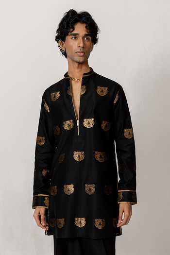 Wabi Sabi By Anshum-Ritesh_Black Chanderi Bagh Woven Kurta And Pant Set _Online_at_Aza_Fashions