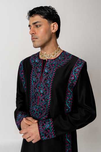 Buy_Wabi Sabi By Anshum-Ritesh_Black Chanderi Noir Garden Embroidered Kurta Set _Online_at_Aza_Fashions