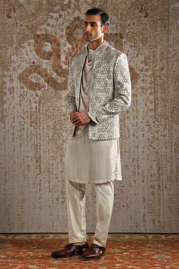 Asuka Geometric Embroidered Bandhgala Set 