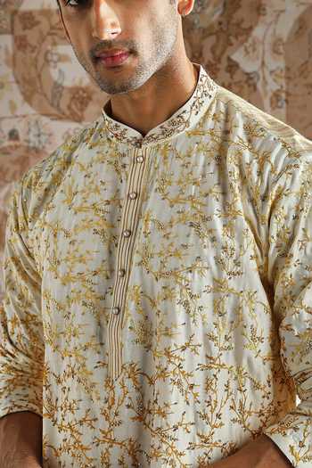 Asuka_Ivory Chanderi Silk Embroidered Kurta Set _at_Aza_Fashions
