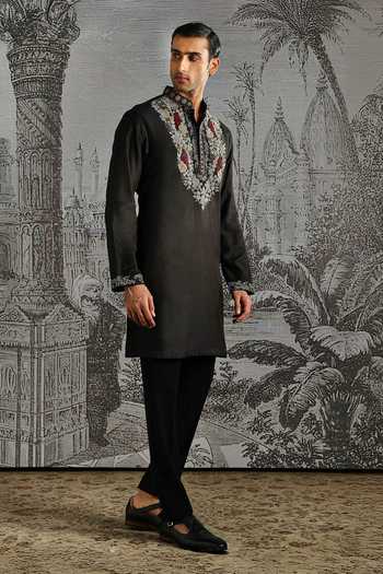 Asuka Embroidered Chanderi Silk Kurta Set 