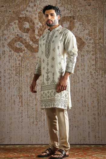 Buy_Asuka_Ivory Chanderi Silk Embroidered Kurta Set _Online_at_Aza_Fashions