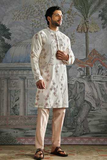 Asuka_Ivory Chanderi Silk Floral Embroidered Kurta Set _at_Aza_Fashions