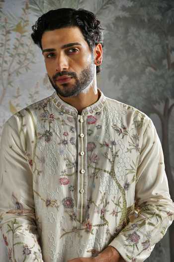 Asuka_Ivory Chanderi Silk Embroidered Kurta Set _at_Aza_Fashions
