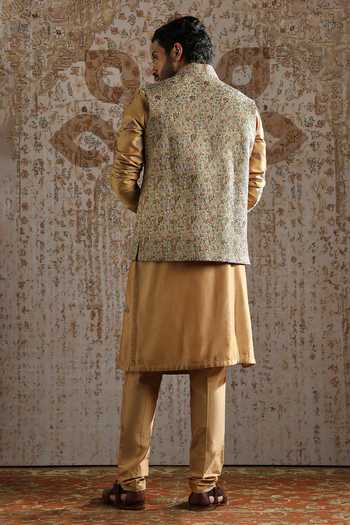 Asuka Embroidered Bundi Kurta Set 