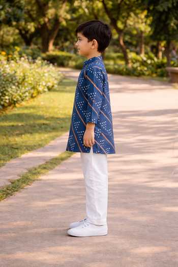 Pankhuri By Priyanka_Blue Cotton Diagonal Bandhej Stripe Print Kurta Set _at_Aza_Fashions