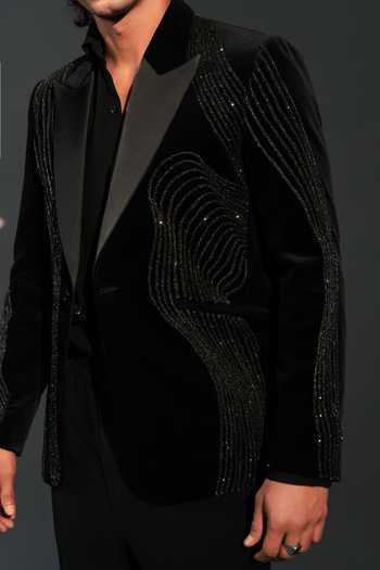 Shop ROHIT DOSHI Black Velvet Assassin Embellished Blazer Online at Aza Fashions Shop_ROHIT DOSHI_Black Velvet Assassin Embellished Blazer _Online_at_Aza_Fashions