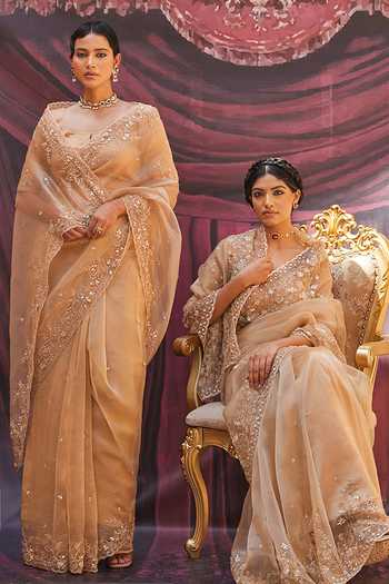 Buy_Geroo Jaipur_Gold Tissue Sequins Round Neck Embroidered Pre-draped Saree With Blouse 