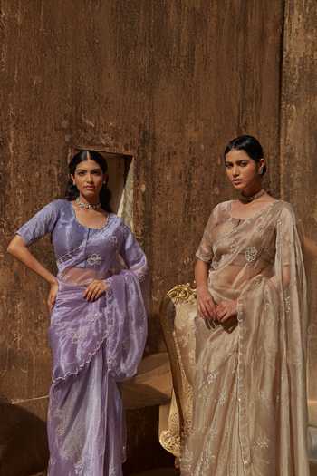 Buy_Geroo Jaipur_Purple Tissue Sequins Round Neck Scallop Embroidered Pre-draped Saree Set 