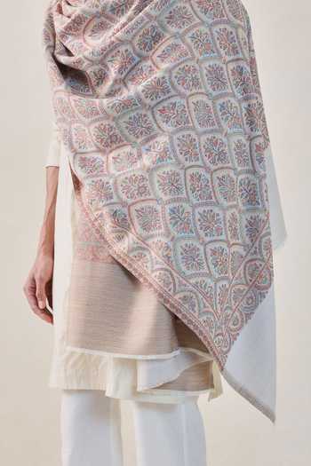 SHAZA_Ivory Kani Jamawar Reversible Stole _Online_at_Aza_Fashions