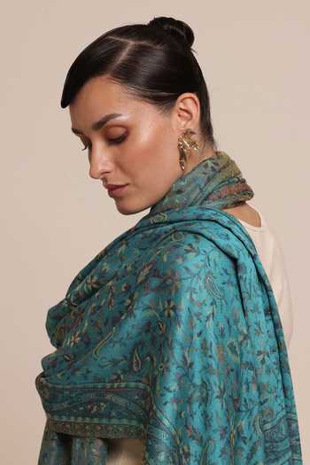 SHAZA Blue Floral Kani Weave Wool Stole Online at Aza Fashions SHAZA_Blue Floral Kani Weave Wool Stole _Online_at_Aza_Fashions