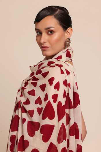 SHAZA_White Wool Heart Print Stole _Online_at_Aza_Fashions