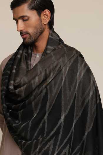 SHAZA Black Pashmina Heritage Ikat Stole Online at Aza Fashions SHAZA_Black Pashmina Heritage Ikat Stole _Online_at_Aza_Fashions