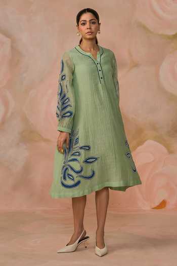 Buy_Kahani Lush_Green Chanderi Split V-neck Hand Embroidered Dress _Online_at_Aza_Fashions