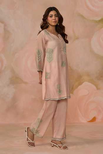 Buy_Kahani Lush_Pink Chanderi Split V-neck Hand Embroidered Kurta And Pant Set _Online_at_Aza_Fashions