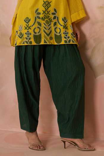 Kahani Lush_Green Chanderi Mandarin Collar, Yes Hand Embroidered Kurta And Dhoti Pant Set _at_Aza_Fashions