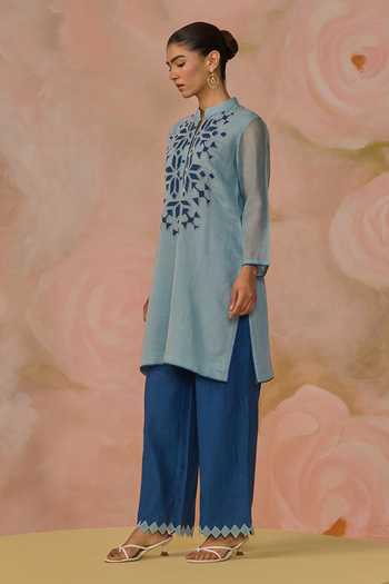 Buy_Kahani Lush_Blue Chanderi Mandarin Collar, Yes Hand Embroidered Kurta And Pant Set _Online_at_Aza_Fashions