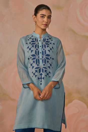 Kahani Lush_Blue Chanderi Mandarin Collar, Yes Hand Embroidered Kurta And Pant Set _at_Aza_Fashions