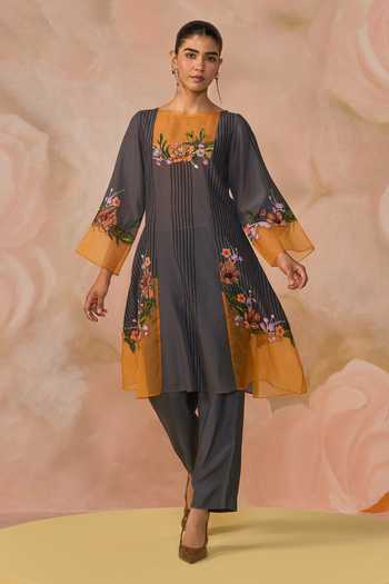 Buy_Kahani Lush_Grey Cotton Round Neck, Yes Hand Embroidered Kurta Set 