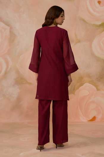 Kahani Lush Hand Embroidered Chanderi Kurta & Pant Set 