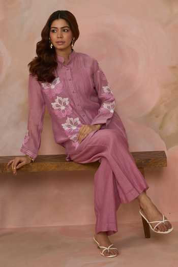 Shop_Kahani Lush_Pink Chanderi Mandarin Collar, Yes Hand Embroidered Kurta Set 