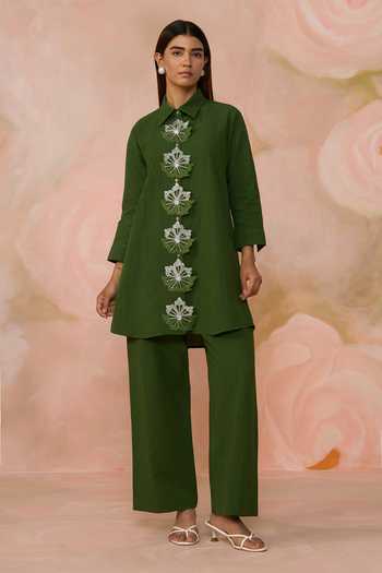 Kahani Lush_Green Linen Collared Hand Embroidered Kurta And Pant Set _Online_at_Aza_Fashions