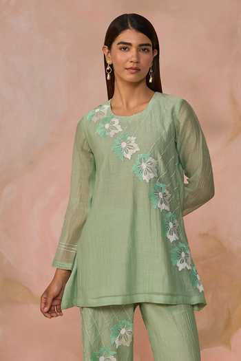 Buy_Kahani Lush_Green Chanderi Round Neck, Yes Hand Embroidered Kurta And Pant Set _Online_at_Aza_Fashions