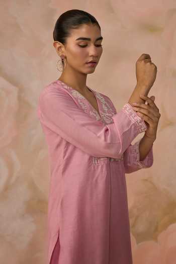 Kahani Lush_Pink Silk, Cotton V-neck, Yes Hand Embroidered Kurta And Pant Set _Online_at_Aza_Fashions