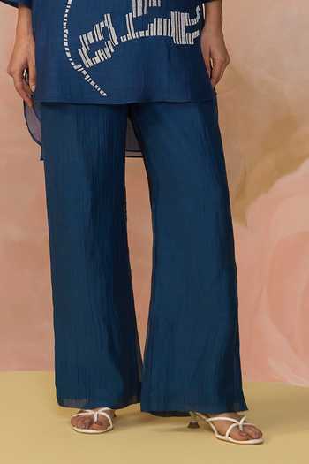 Buy_Kahani Lush_Blue Chanderi Round Neck, Yes Hand Embroidered Kurta And Pant Set _Online_at_Aza_Fashions