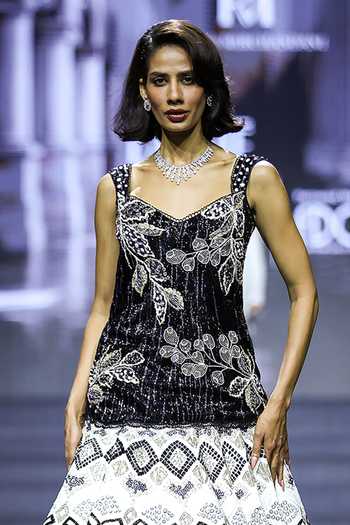 Ritika Mirchandani_Black Net, Linen, Georgette, Dupion Evalisa Sleeveless Kurta And Lehenga Set _Online_at_Aza_Fashions
