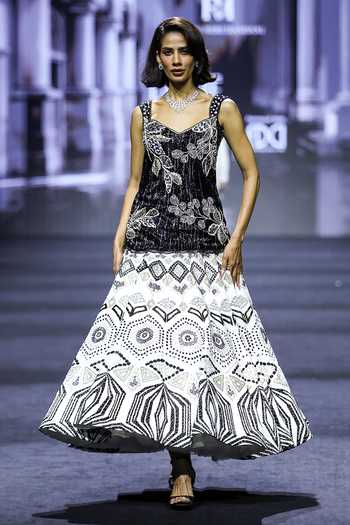 Ritika Mirchandani Evalisa Sleeveless Kurta & Lehenga Set 