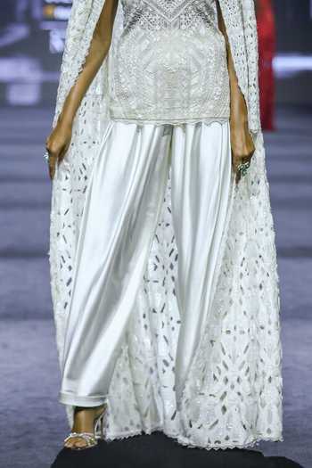 Ritika Mirchandani_Ivory Net, Satin Open , Sweetheart Oaklyn Kurta Set With Jacket _Online_at_Aza_Fashions