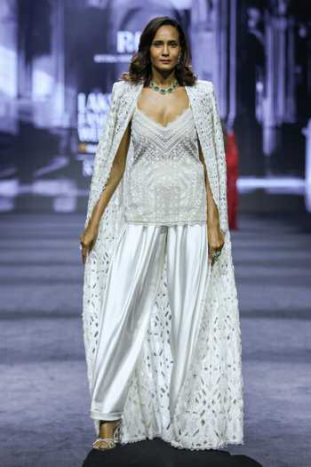 Ritika Mirchandani Oaklyn Kurta Set With Jacket 