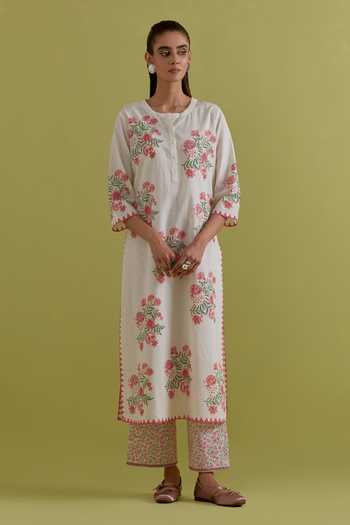 Upavita Off White Cotton, Chanderi Round Neck, Yes Floral Print Kurta Set Online at Aza Fashions Upavita_Off White Cotton, Chanderi Round Neck, Yes Floral Print Kurta Set _Online_at_Aza_Fashions