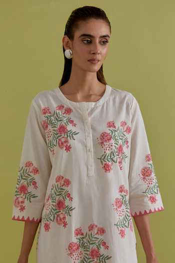 Shop Upavita Off White Cotton, Chanderi Round Neck, Yes Floral Print Kurta Set Online at Aza Fashions Shop_Upavita_Off White Cotton, Chanderi Round Neck, Yes Floral Print Kurta Set _Online_at_Aza_Fashions