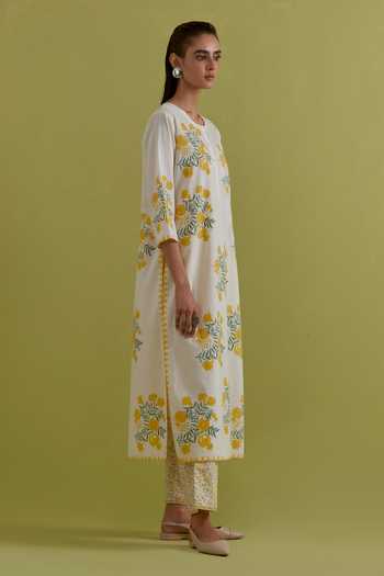 Upavita Off White Cotton, Chanderi Round Neck Floral Print Kurta Set Online at Aza Fashions Upavita_Off White Cotton, Chanderi Round Neck Floral Print Kurta Set _Online_at_Aza_Fashions