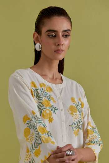 Upavita Off White Cotton, Chanderi Round Neck Floral Print Kurta Set at Aza Fashions Upavita_Off White Cotton, Chanderi Round Neck Floral Print Kurta Set _at_Aza_Fashions